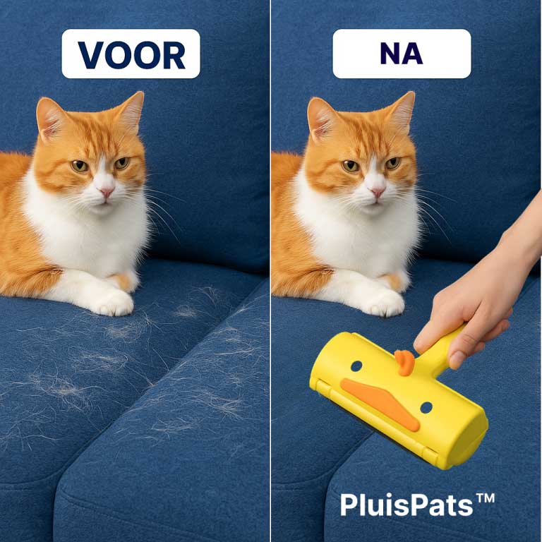 Voor-en-na-foto van PluisPats™ haarverwijderaar met een kat op een blauwe zetel – links vol kattenharen, rechts proper na gebruik van de eendvormige roller.
